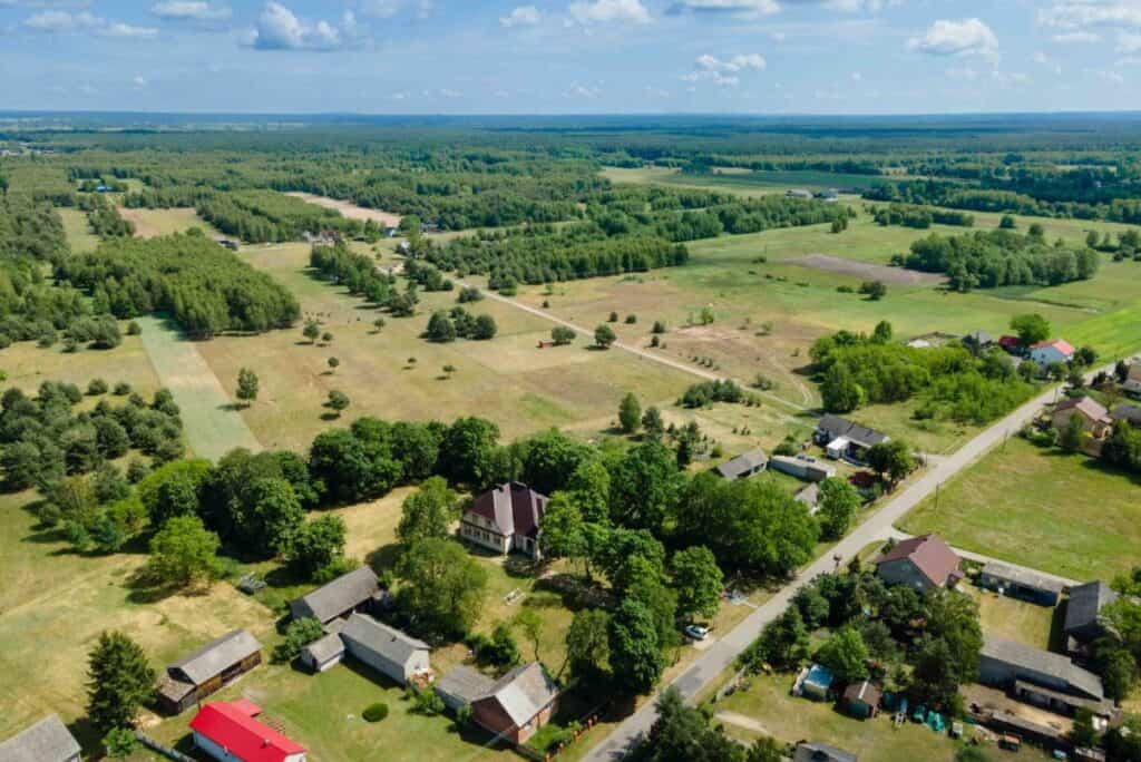 Stara Szkoła, Piaski, ul. Wolności