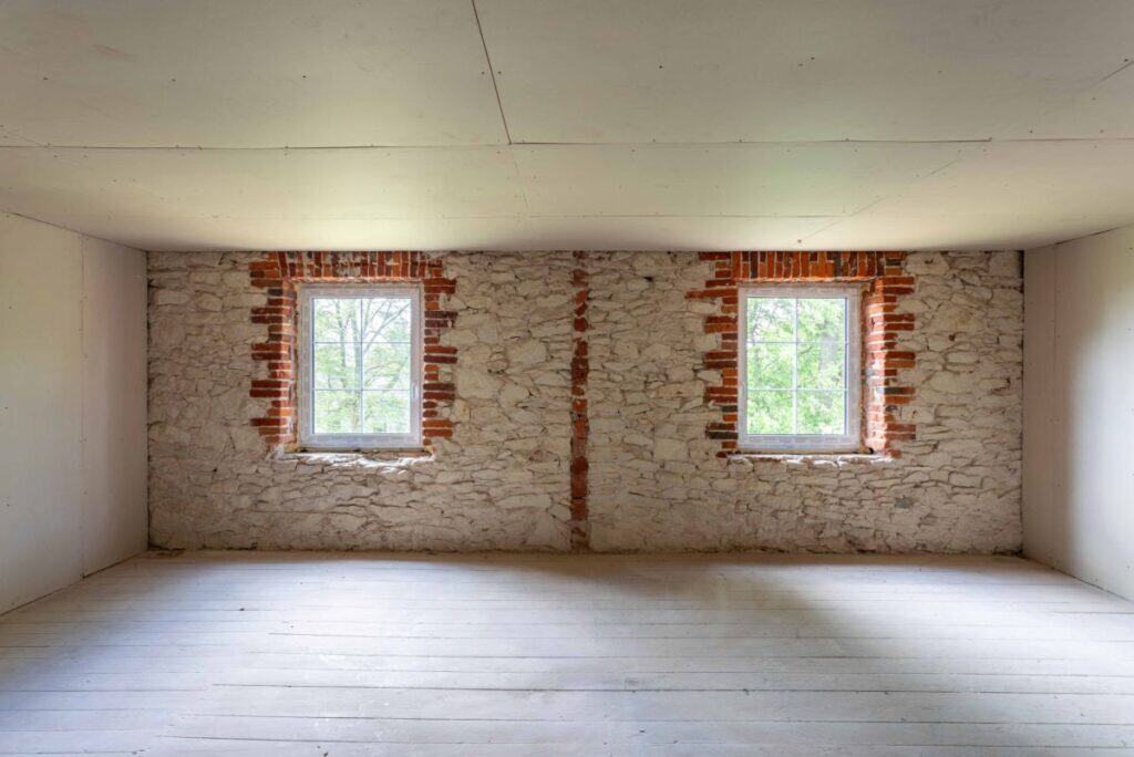 Stara Szkoła, Piaski, ul. Wolności