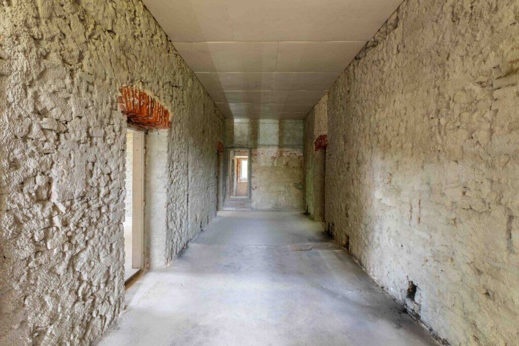 Stara Szkoła, Piaski, ul. Wolności